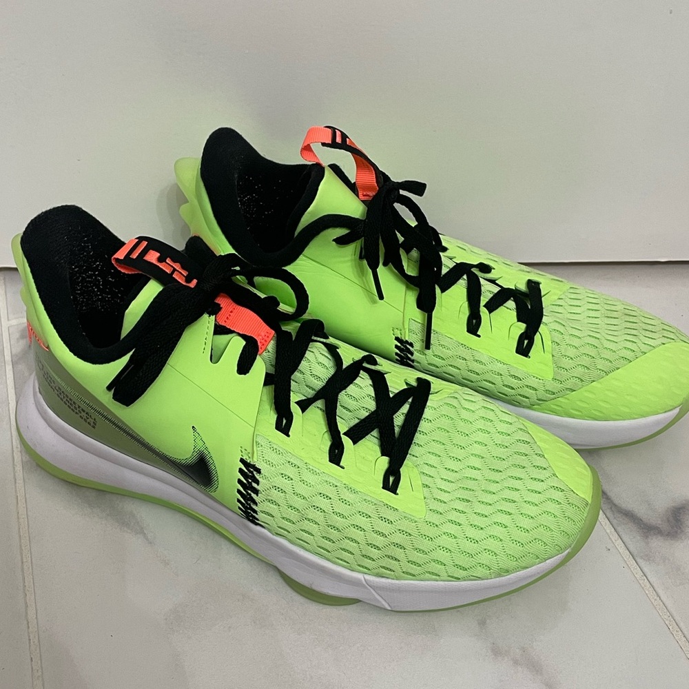 Nike Lebron Witness V 5 Lime Glow Sneakers